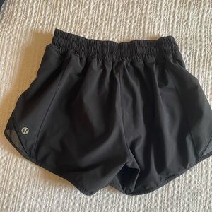 Lululemon Hotty Hot Low Rise Short 2.5"